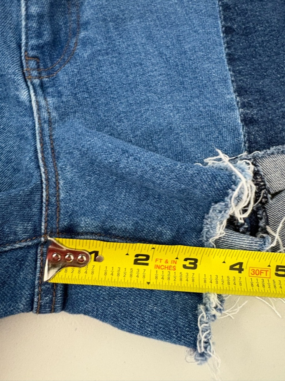 Kut from the Kloth - High Rise Jane Shorts - Size 8 - Picture 5 of 9